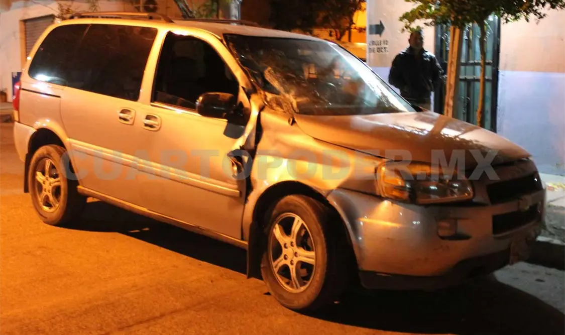 El vehículo fue localizado frente a un lavado de autos sobre la 9ª avenida Sur y calle Pensil, por lo que las autoridades se movilizaron. Edberg Mayorga / CP