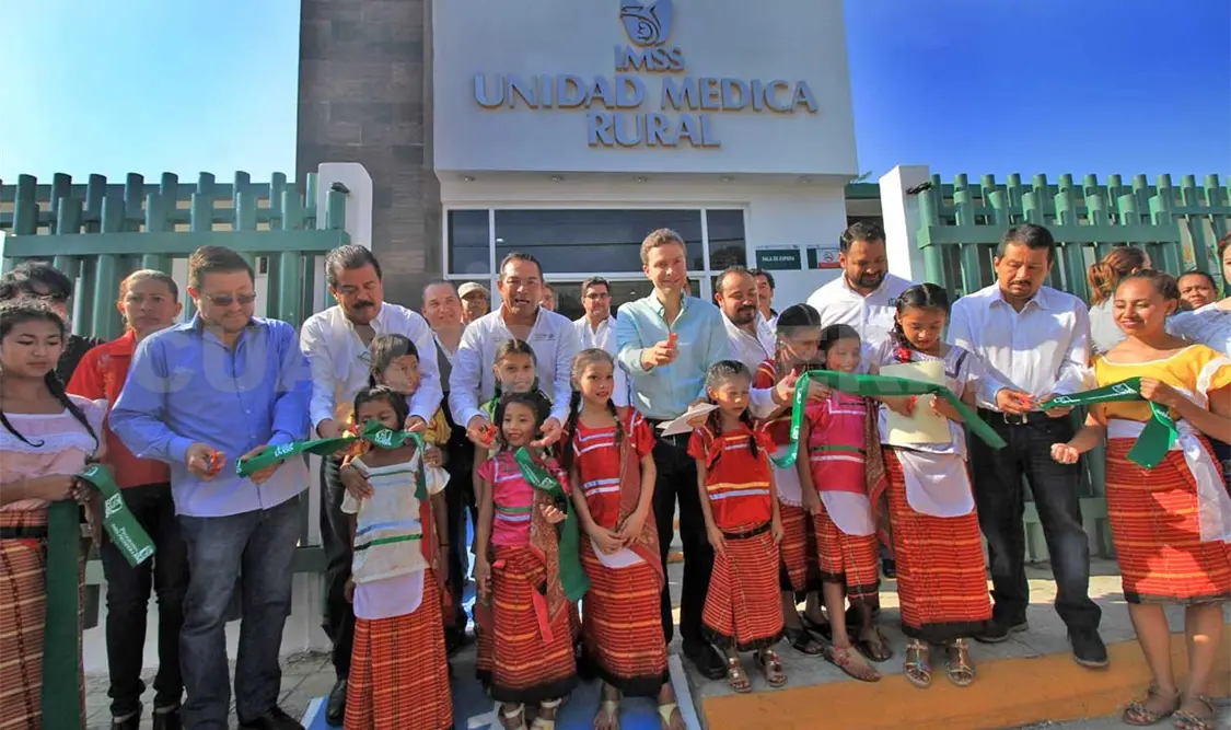Junto al gobernador, el secretario de Desarrollo Social (Sedesol), Luis Enrique Miranda Nava, recorrió la zona. P