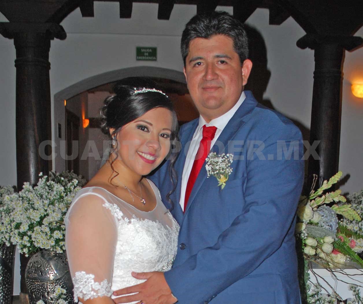 Feliz pareja se une en matrimonio