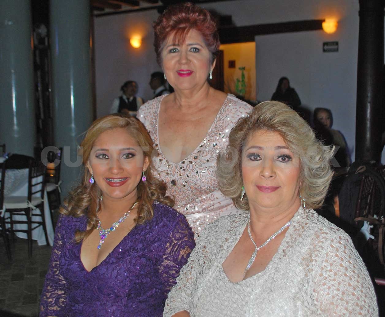Feliz pareja se une en matrimonio