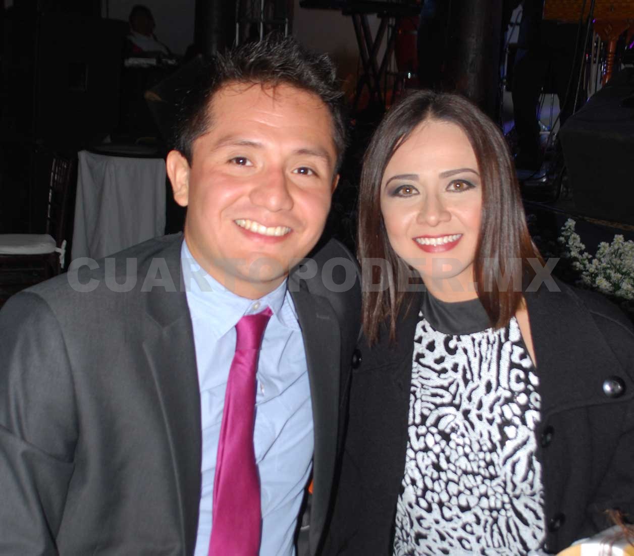 Feliz pareja se une en matrimonio