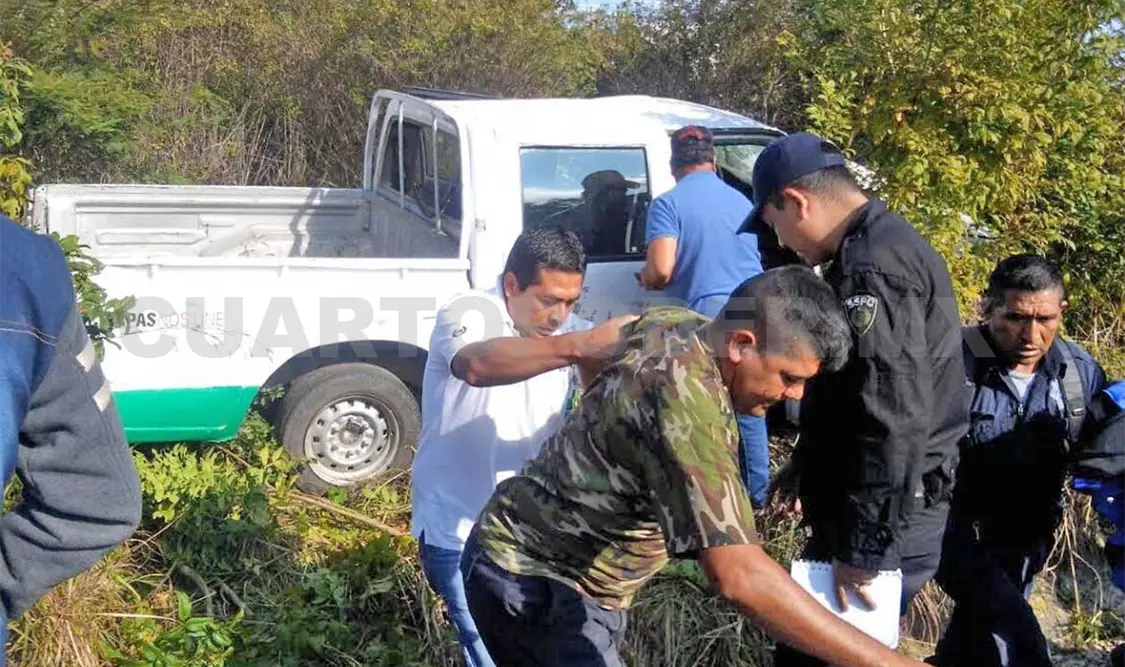 Siete policías lesionados al sufrir salida de camino