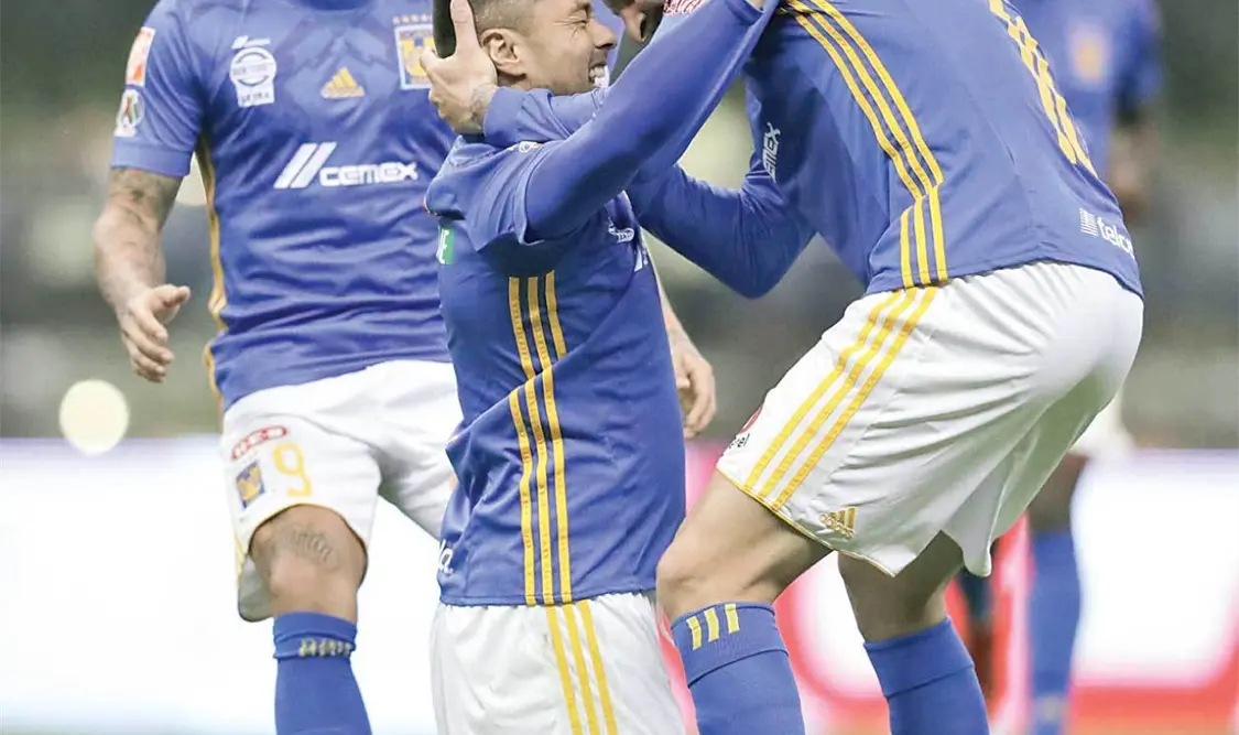 Juninho ejecuta la pena máxima al 39’