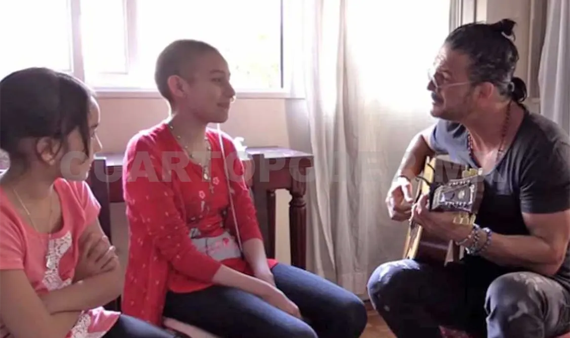 Arjona visitó a niña enferma de cáncer