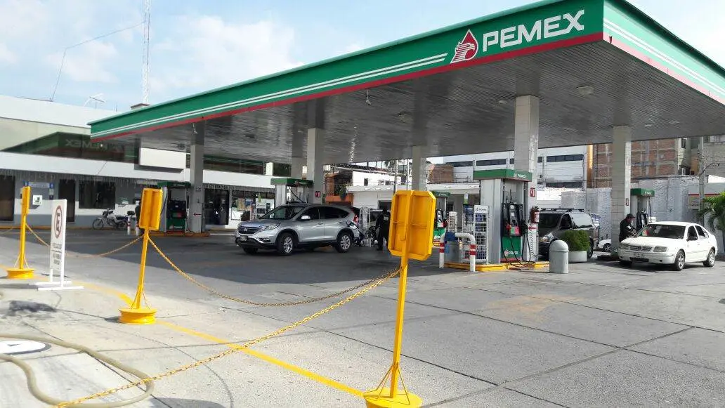Gasolineras con los precios correspondientes al 1 de diciembre en Tuxtla Gutiérrez. Foto: Óscar León/Cp