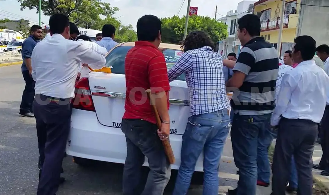 Enardecidos chafiretes arremetieron contra la unidad 3754. Avisaín Alegría / CP