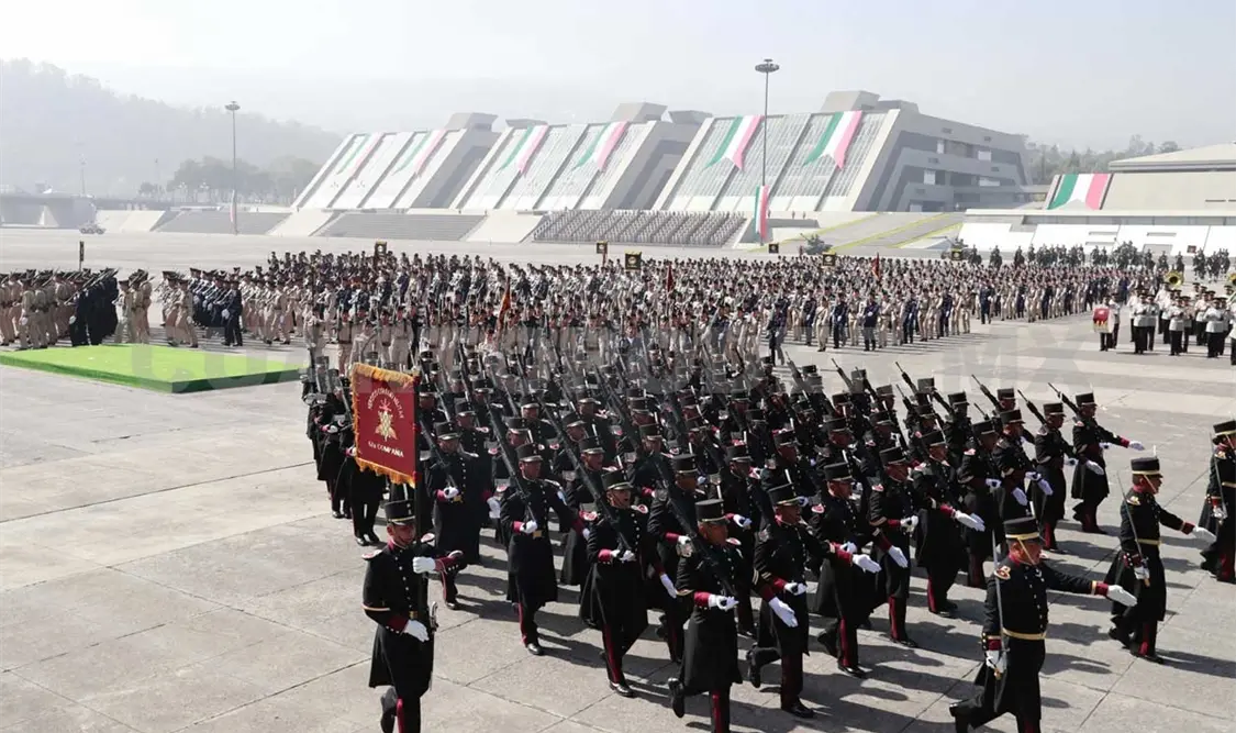 Relevan a plana mayor del Ejército