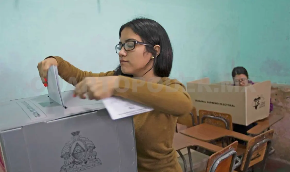 A cinco días de los comicios presidenciales, aún persiste el conteo de votos, generando una profunda tensión en el pueblo hondureño. AP