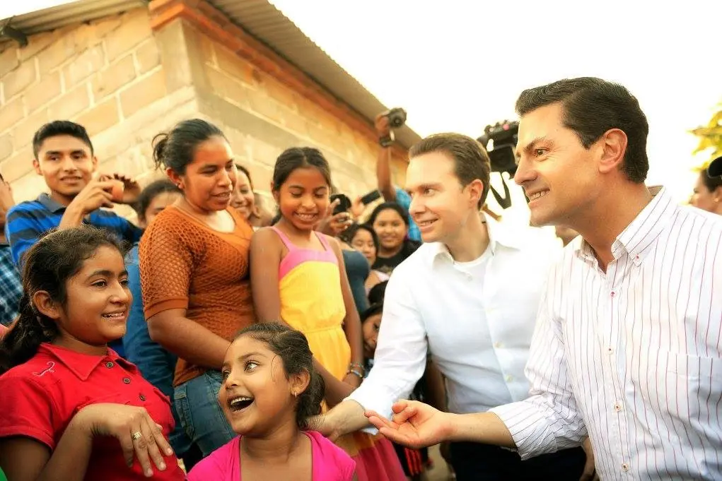 Entrega Enrique Peña Nieto viviendas nuevas a familias de Chiapas