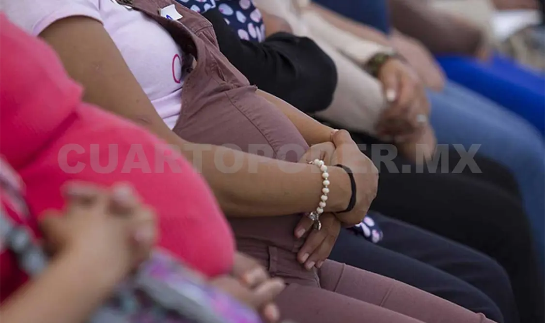 Reportan cifra más baja de embarazo en jóvenes