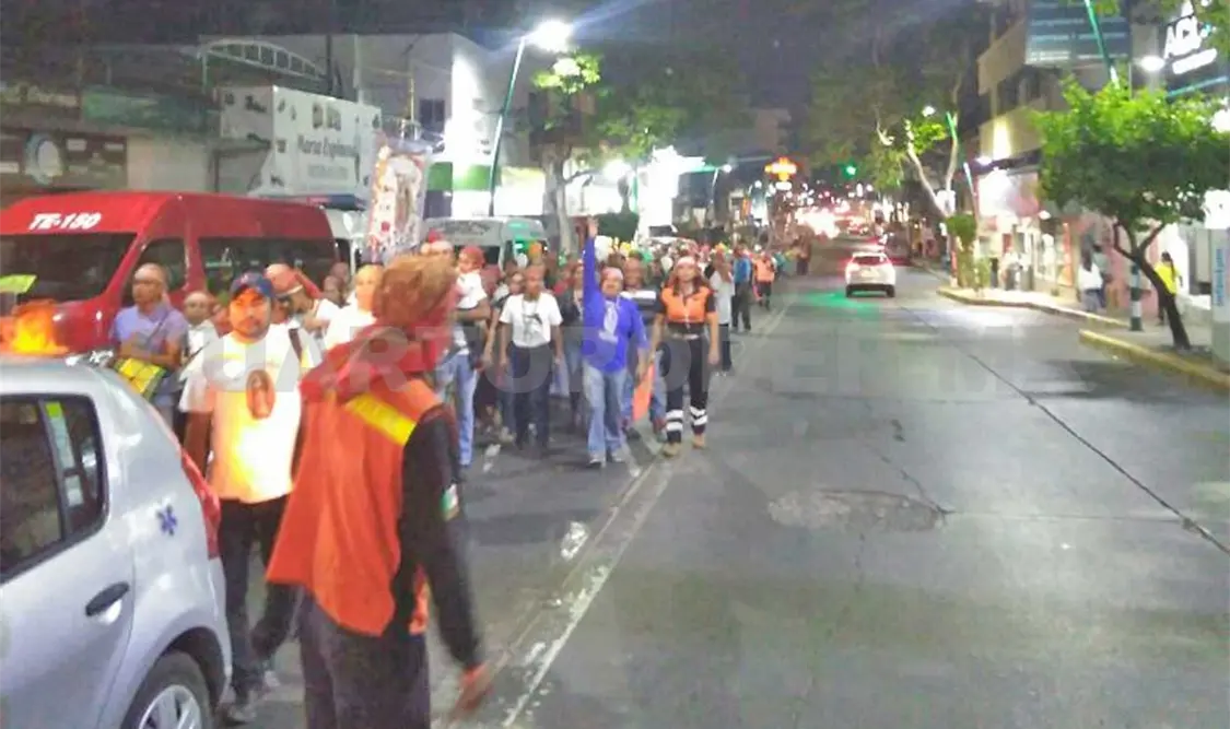 Pocos peregrinos, pero en horas “pico”