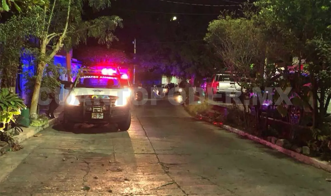 Policías detienen a 3 hombres por realizar disparos