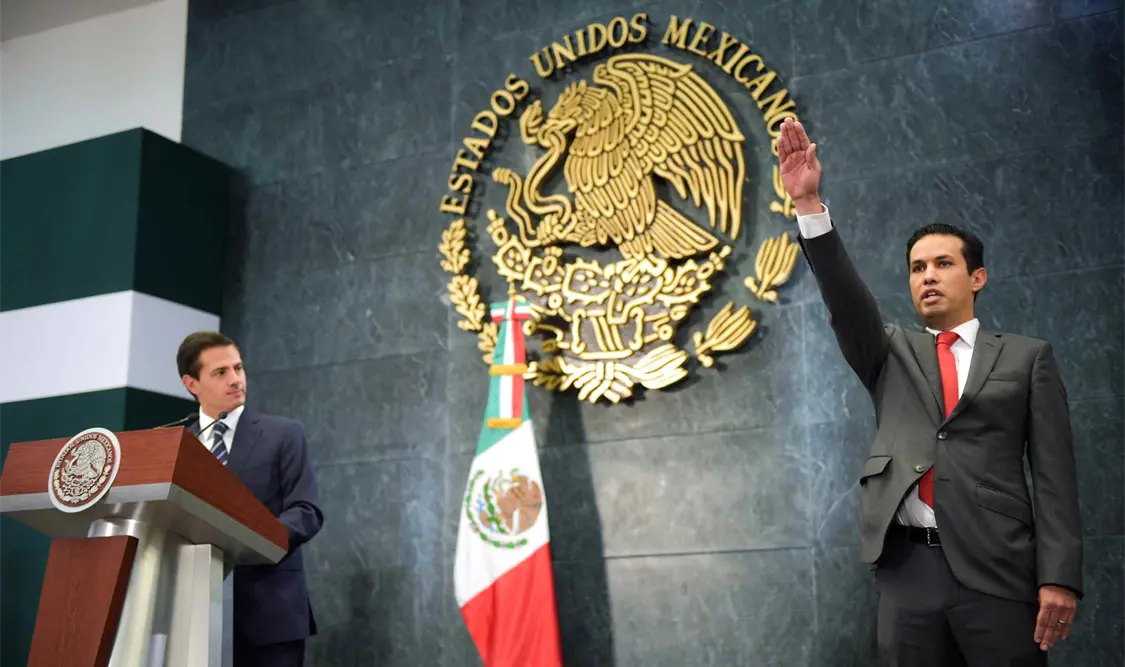Peña Nieto designa a Tuffic Miguel Ortega como director general del IMSS