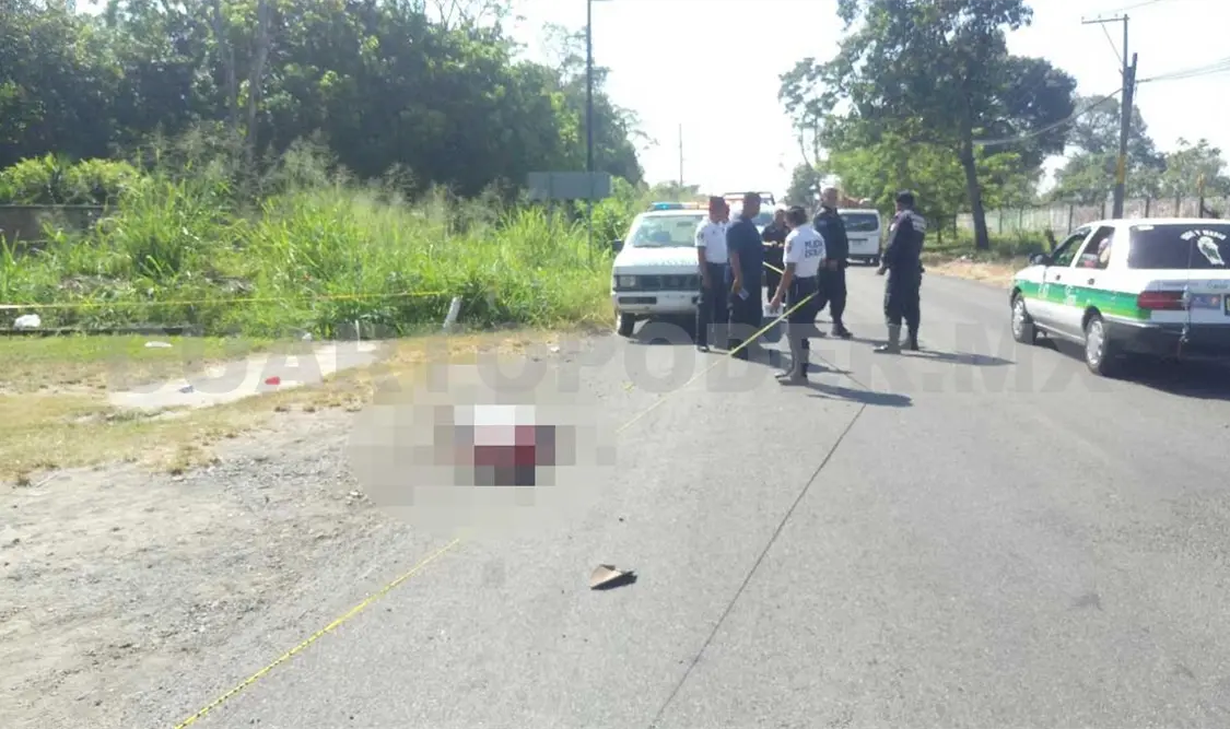 Fallece motociclista al ser arrollado por un camión