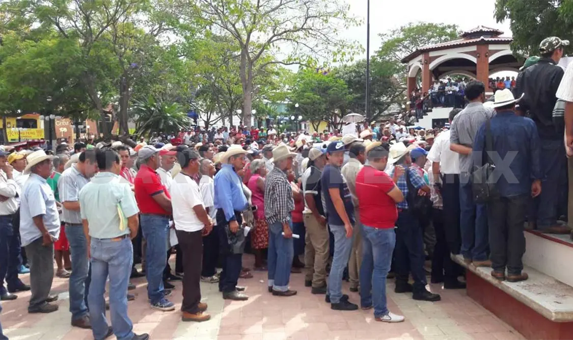Damnificados se inconforman por censo