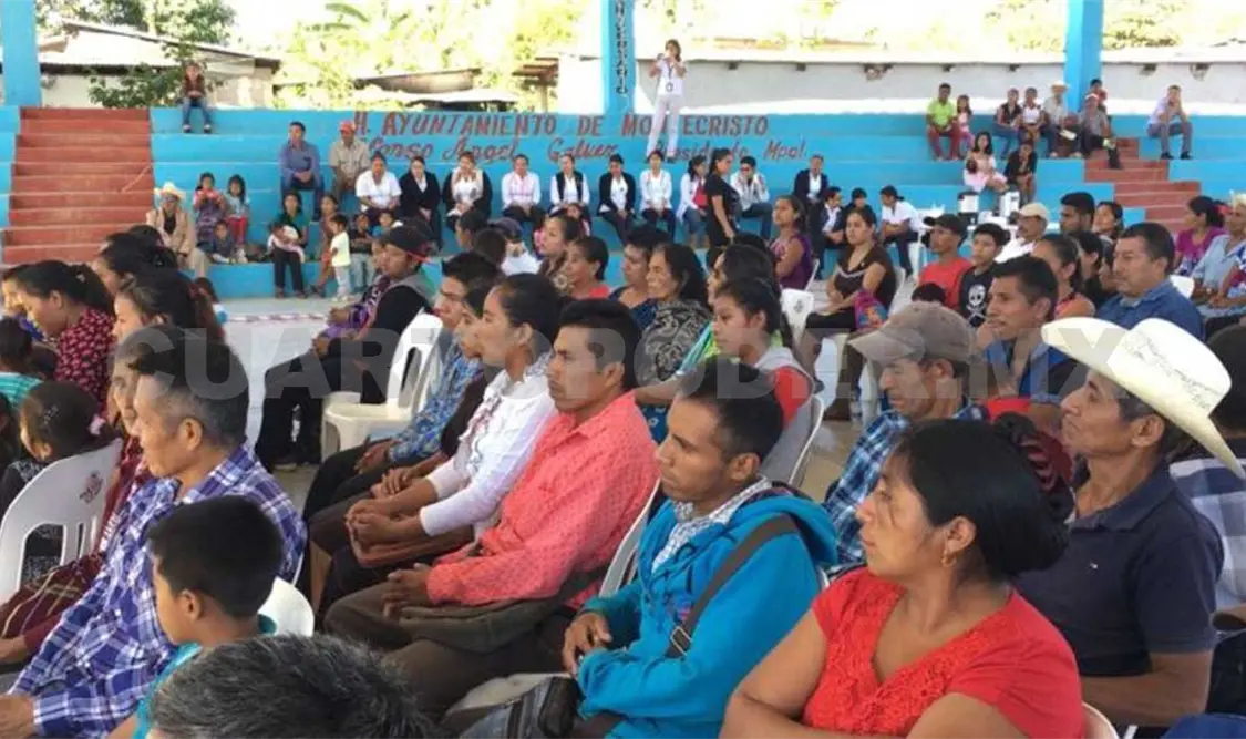 Migrantes reciben taller en Derechos Humanos, en Montecristo de Guerrero