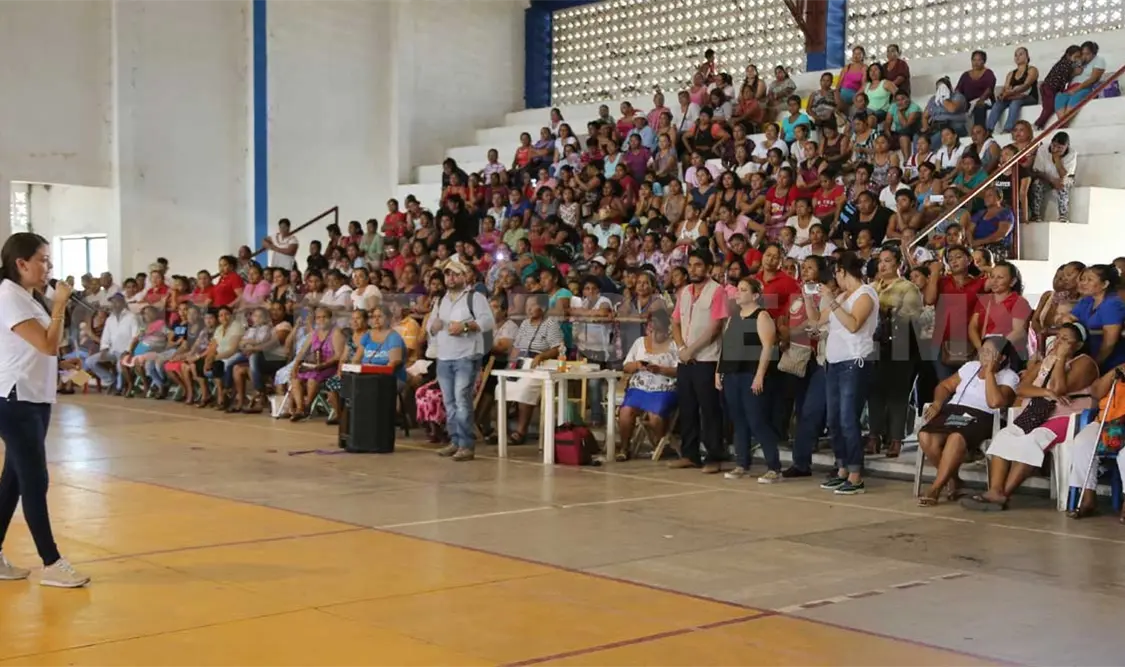 Entregan apoyos a familias de Mapastepec