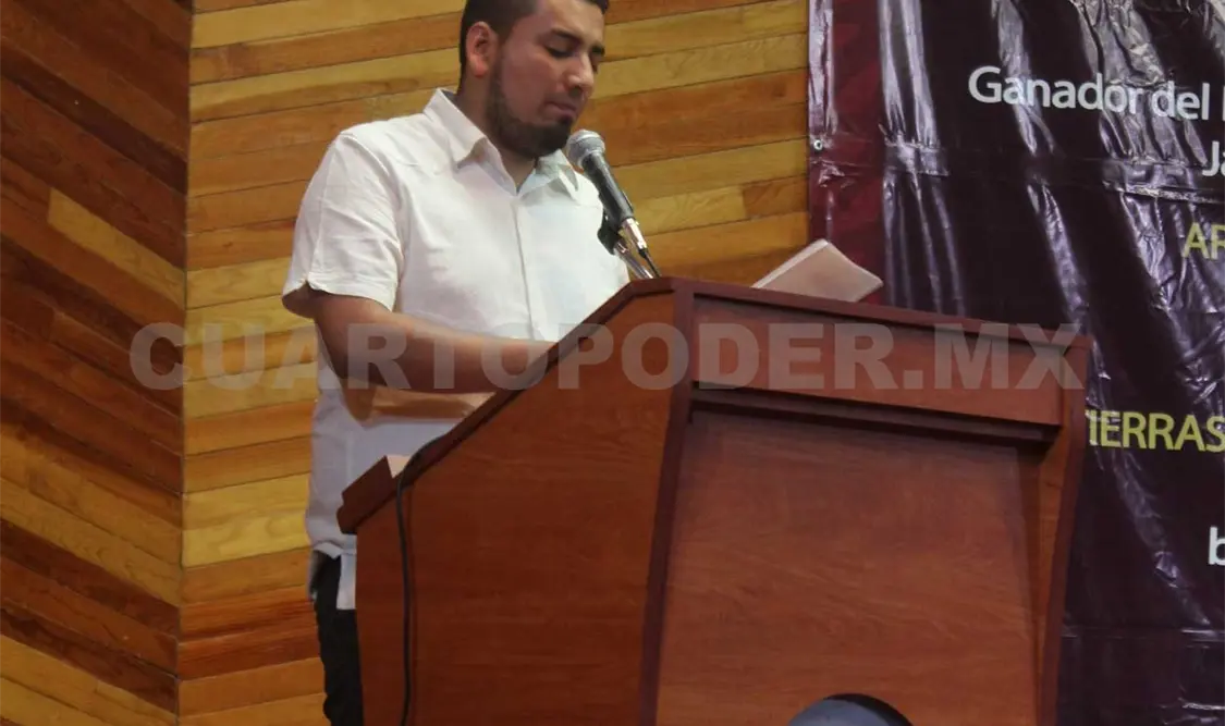 Salgado busca hilvanar el pasado con el futuro