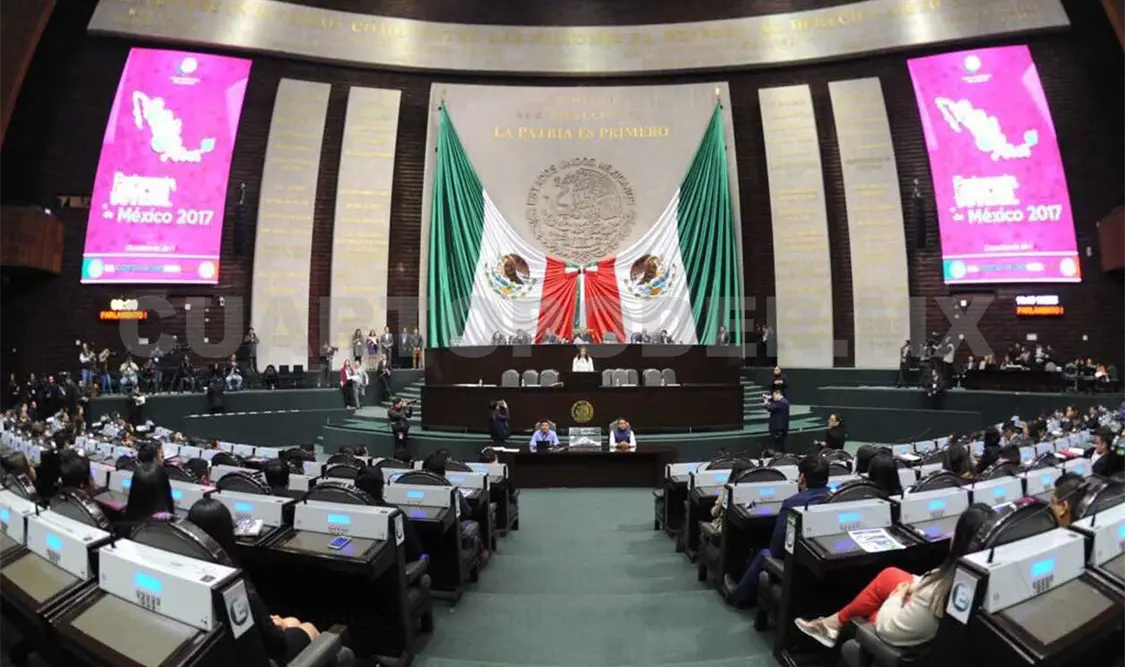 Reciben diputados iniciativas de EPN