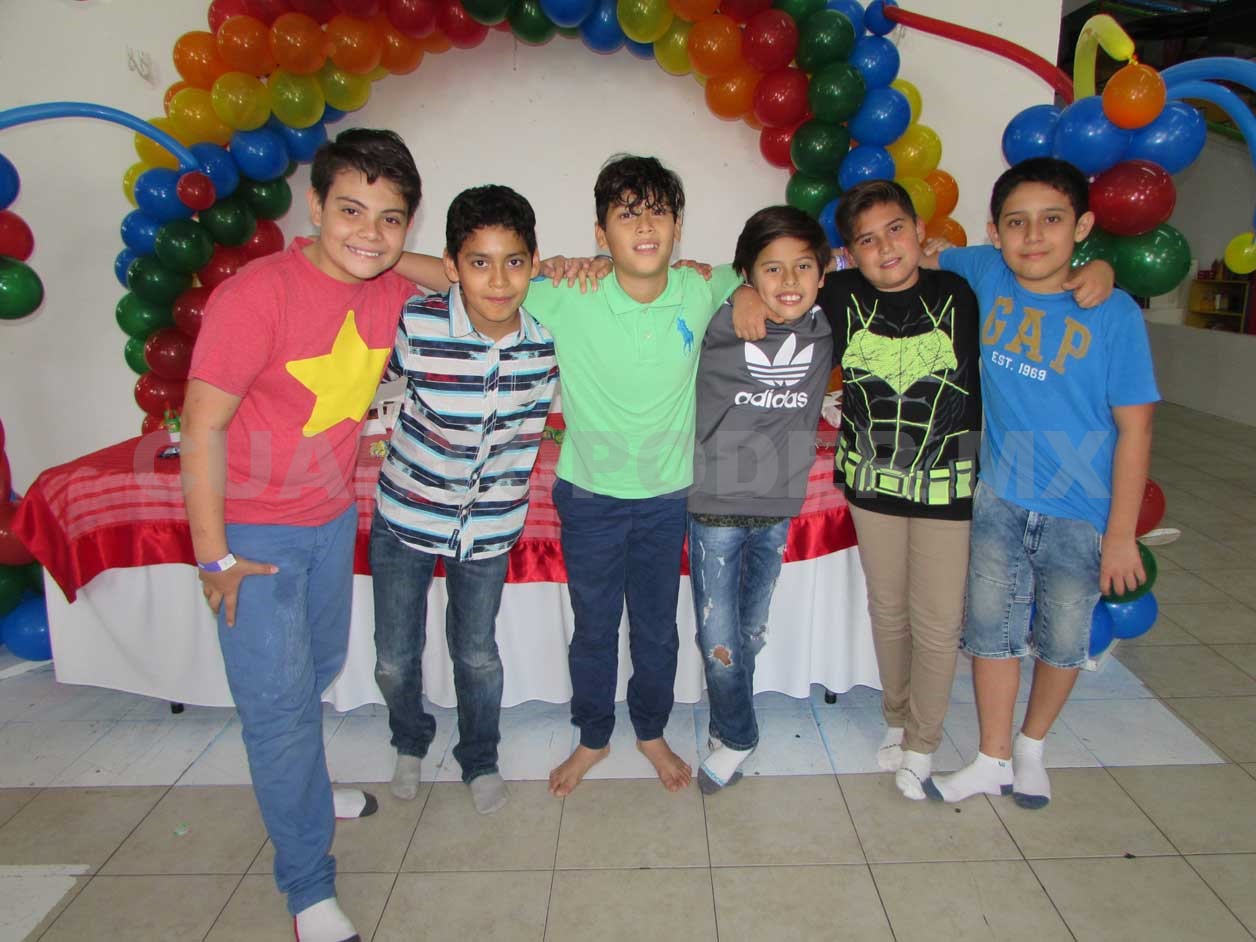 Antonio festejó 12 años con sus mejores amigos