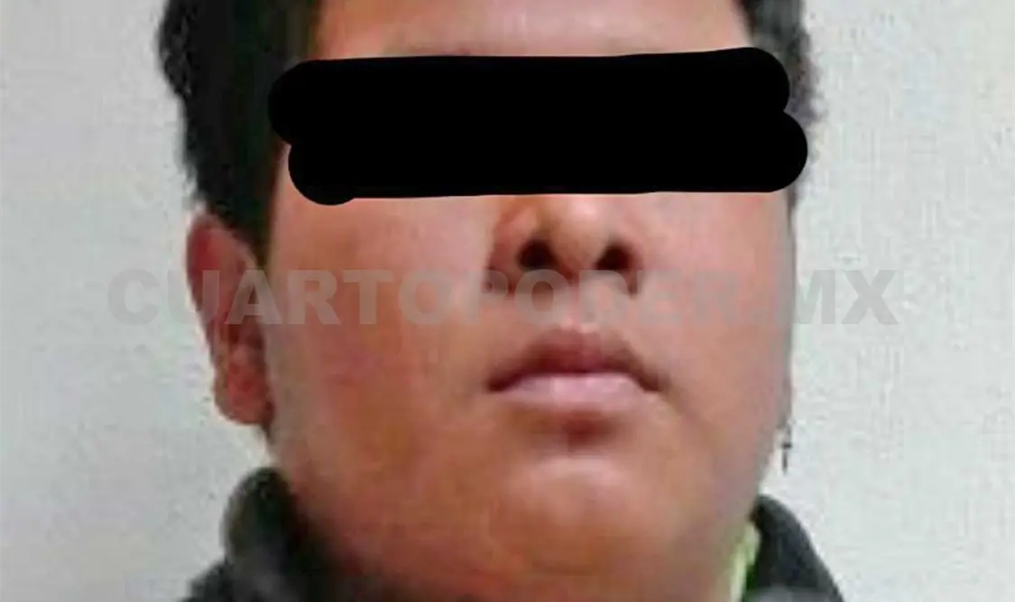 Policías aseguran a un presunto asaltante