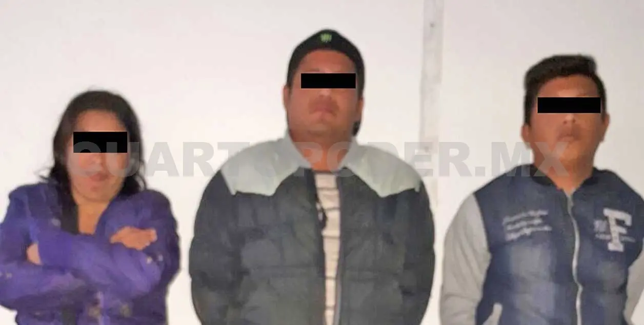 Aseguran a tres personas con 99 dosis de cocaína