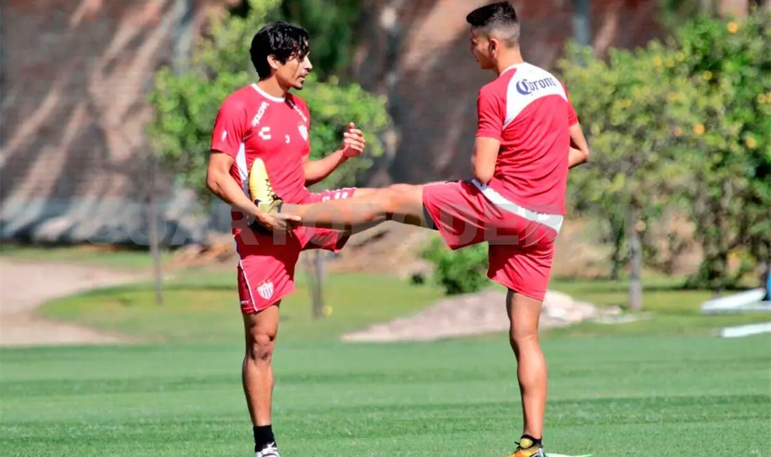 Matías Fernández prefiere quedarse en el Necaxa
