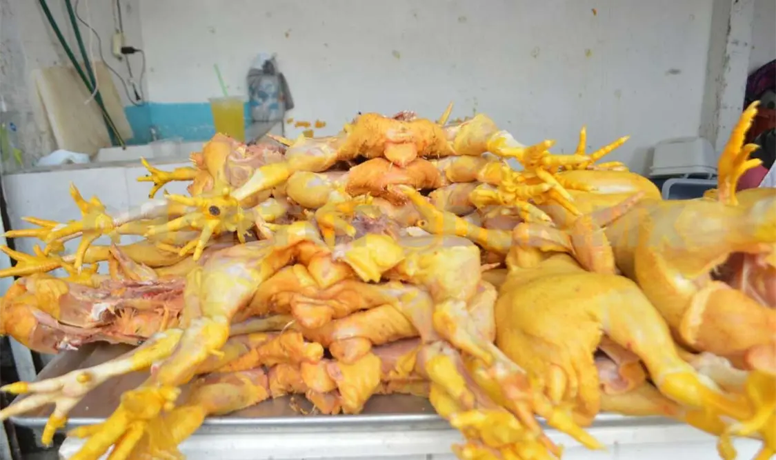 Comerciantes prevén aumento en precio del pollo