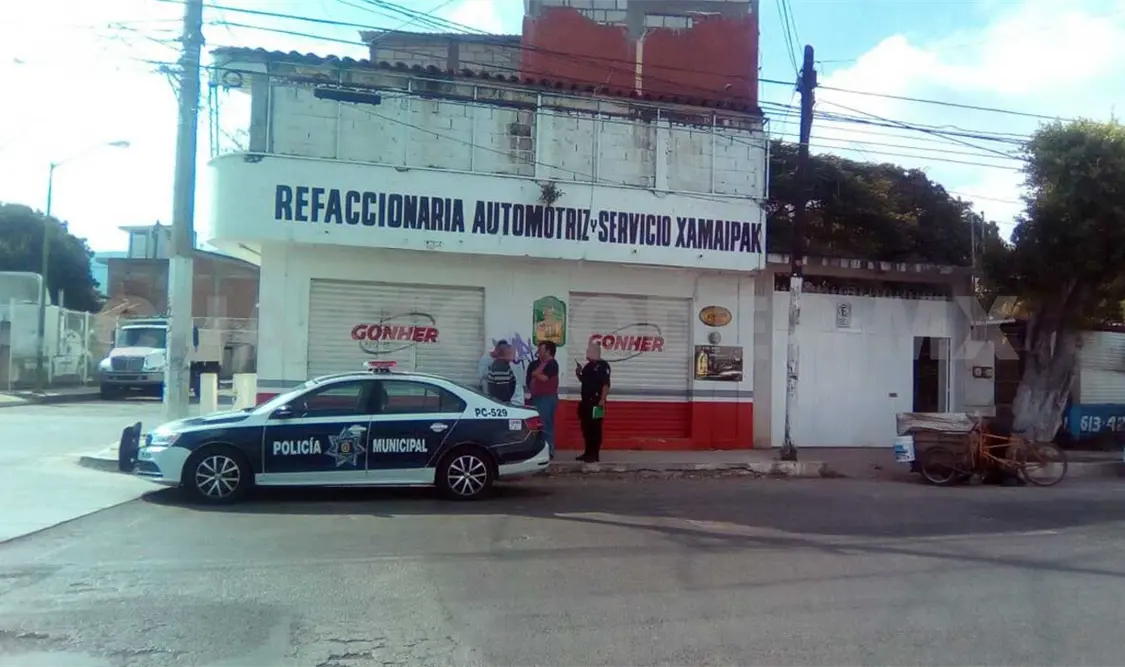 Atracan refaccionaria por la madrugada en Tuxtla