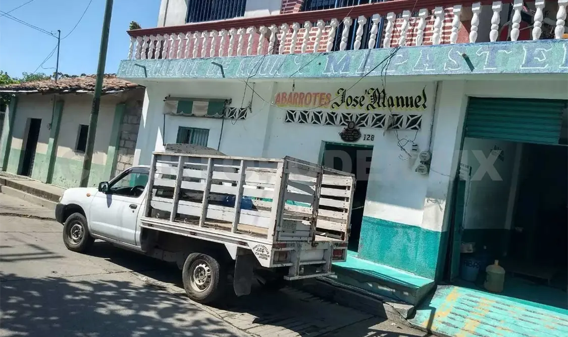 Hampones huyen con 10 mil pesos, tras violento asalto