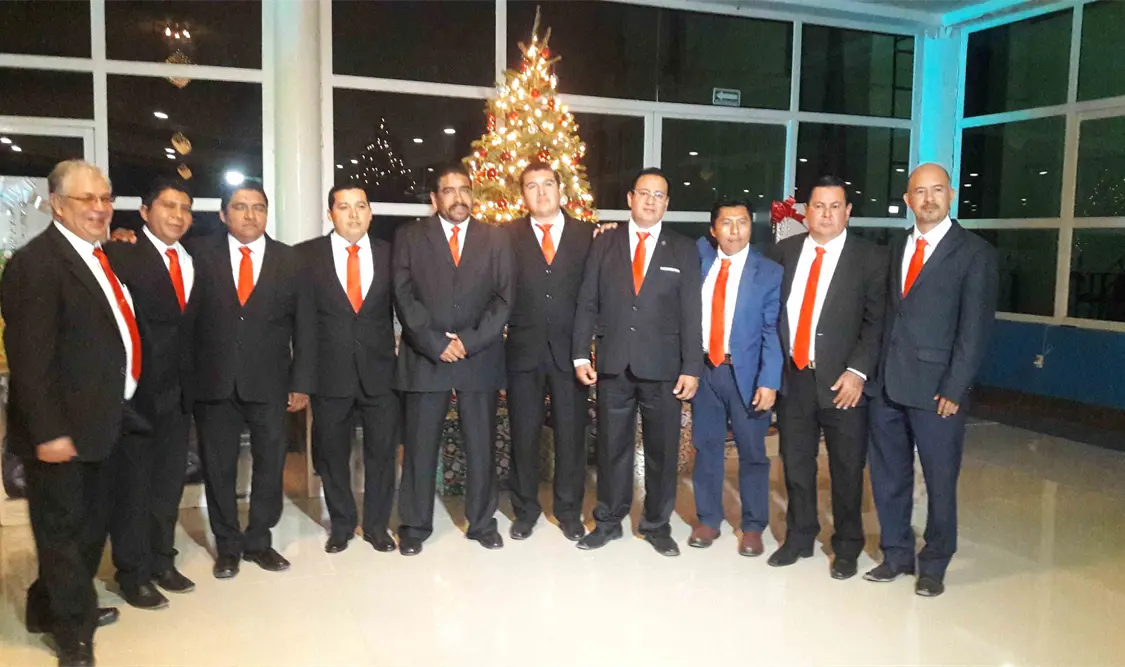 Integrantes de VIII Consejo Directivo del Colegio Chiapaneco de Ingenieros Civiles Siglo XXI. Foto: Guillermo Ramos/Cp