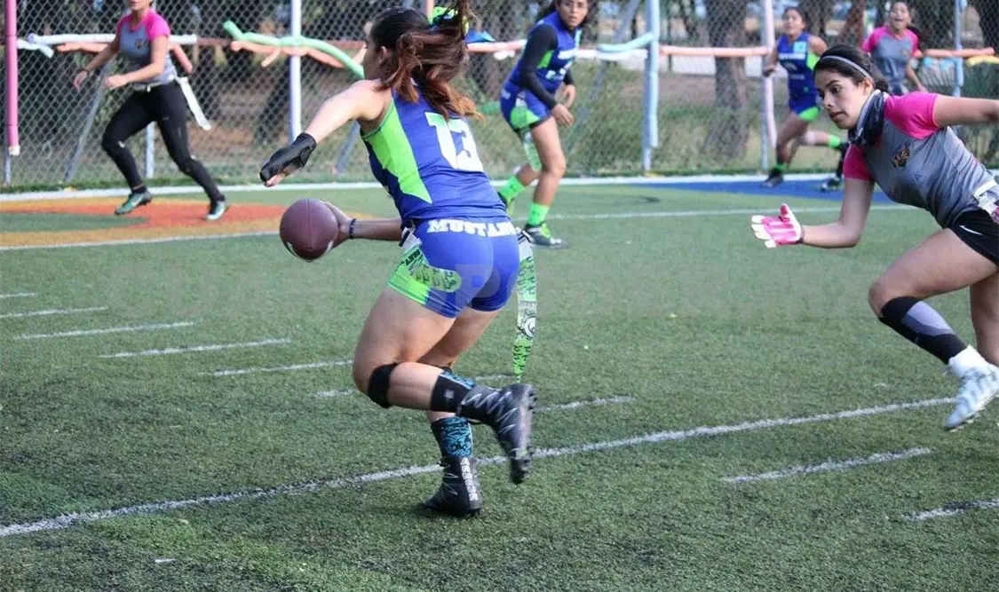 Mustangs sorprende y derrota a Cobras