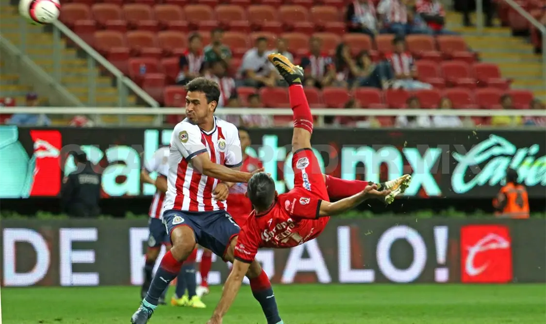 Premian a Amaury por el mejor gol del año