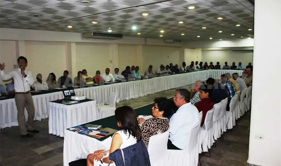 Presentan proyecto de combustible alternativo