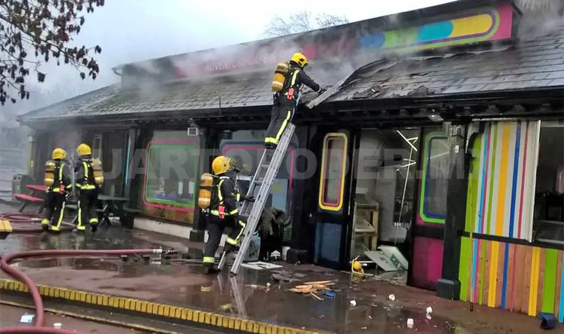 Bomberos controlaron el incendio que ocurrió en la sección Animal Adventure. Agencias