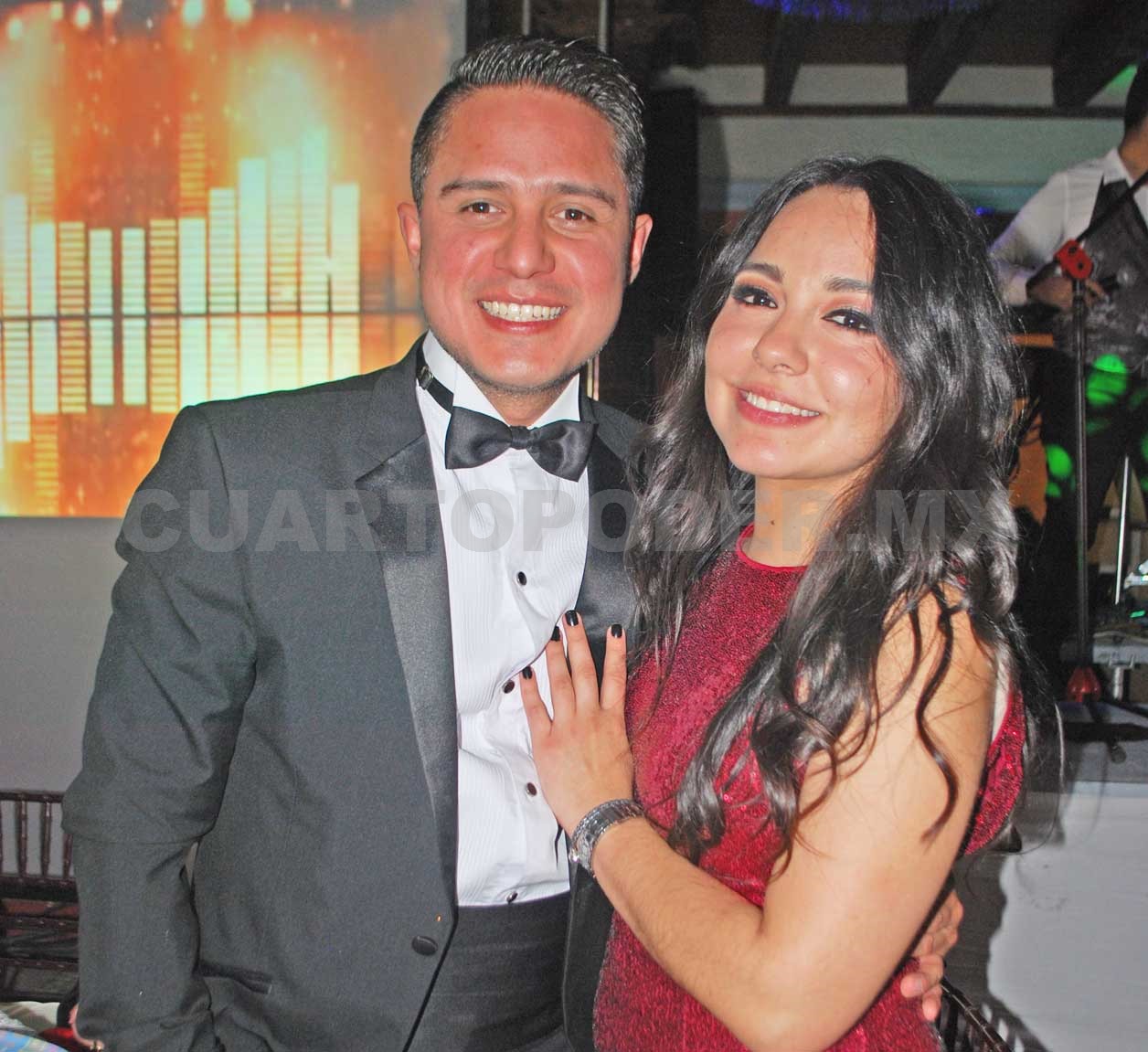 Feliz pareja se une en matrimonio