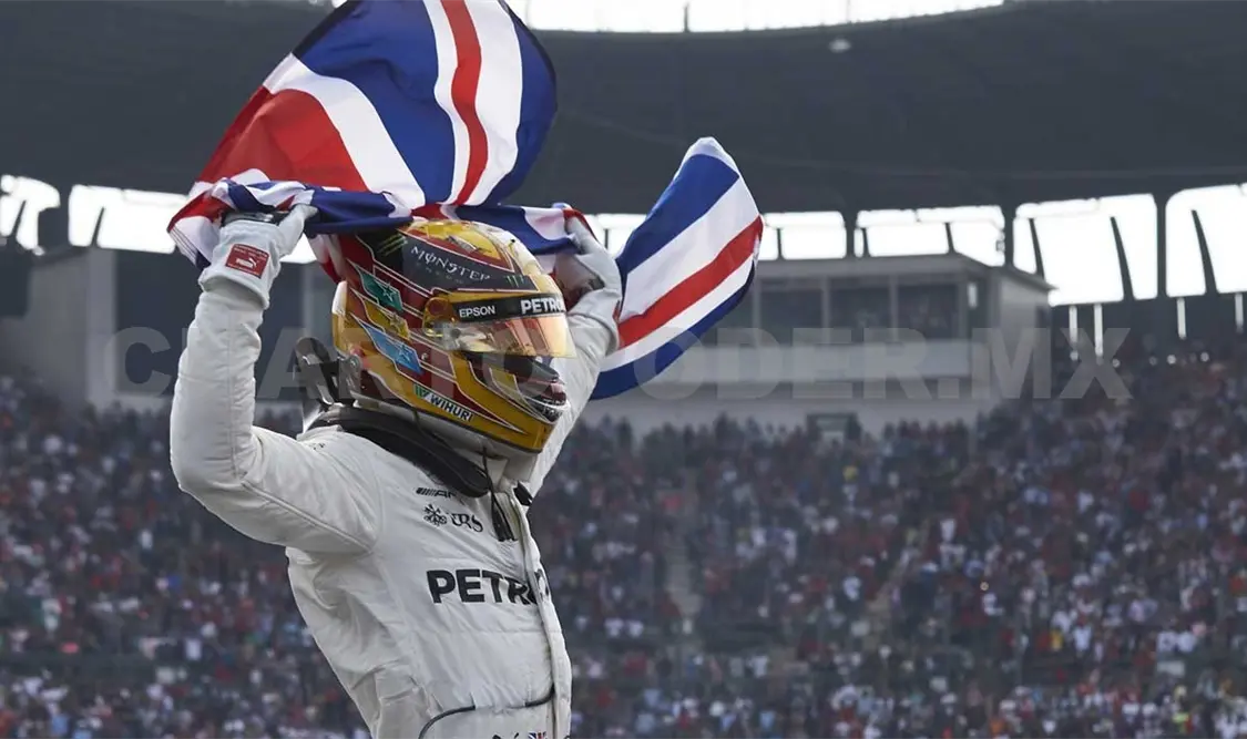 Lewis tuvo otra temporada en la cima del éxito