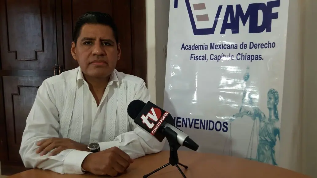 Jesús Alfonso Ramírez Aguilar, presiden en Chiapas de la Academia de Derecho Fiscal. Foto: Óscar León / CP