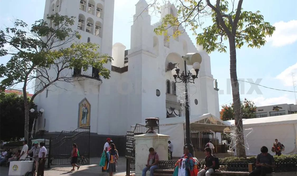 Sujetos atracan la Catedral de San Marcos