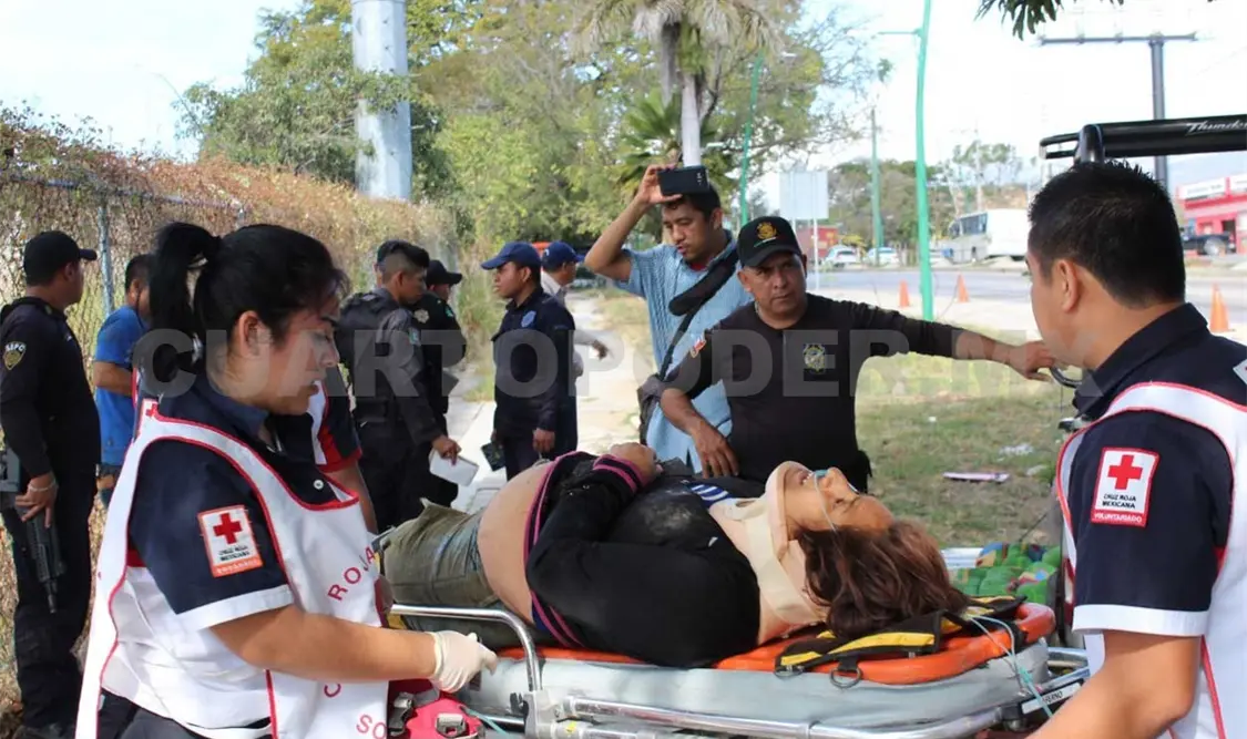 Una familia logró sobrevivir al caer a un barranco
