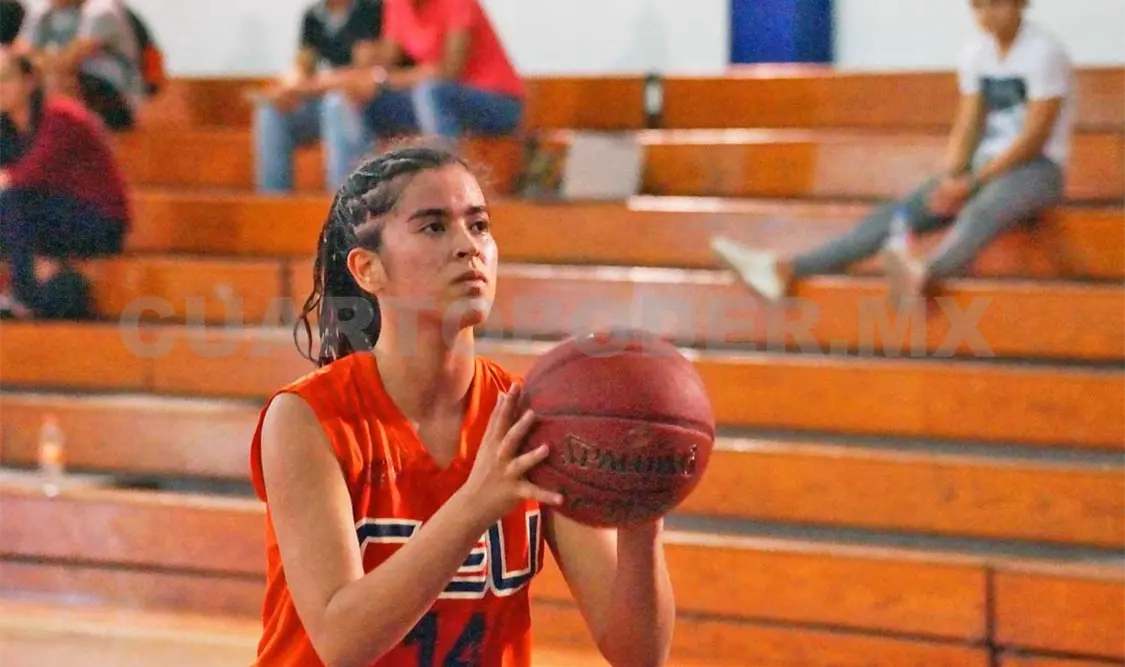 Náñez pone en alto el Baloncesto chiapaneco