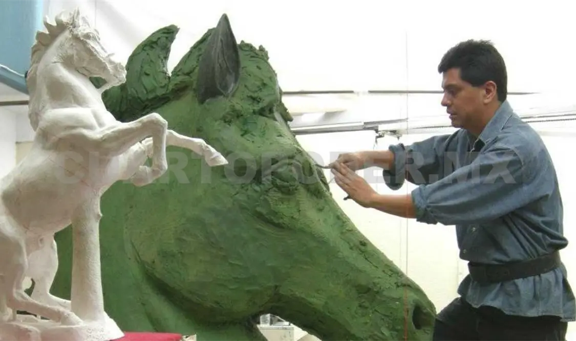 El escultor Sergio Peraza. Cortesía