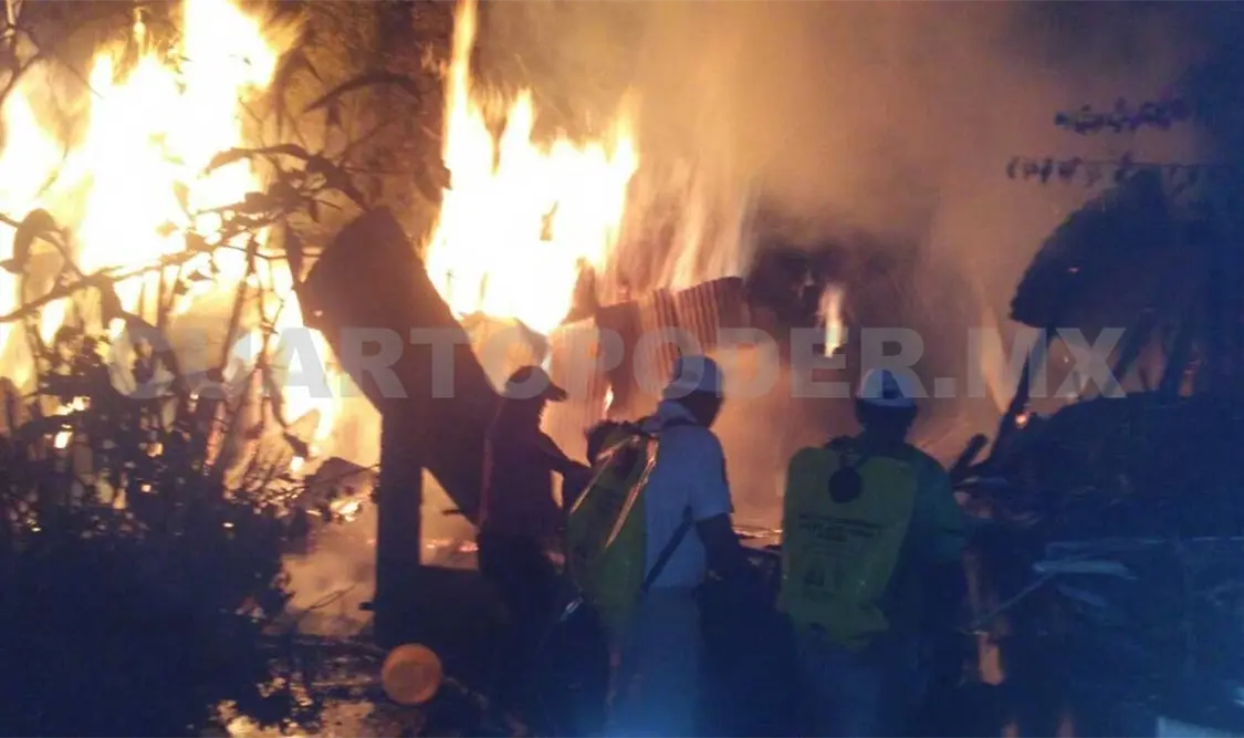 Percance eléctrico provoca incendio en una vivienda