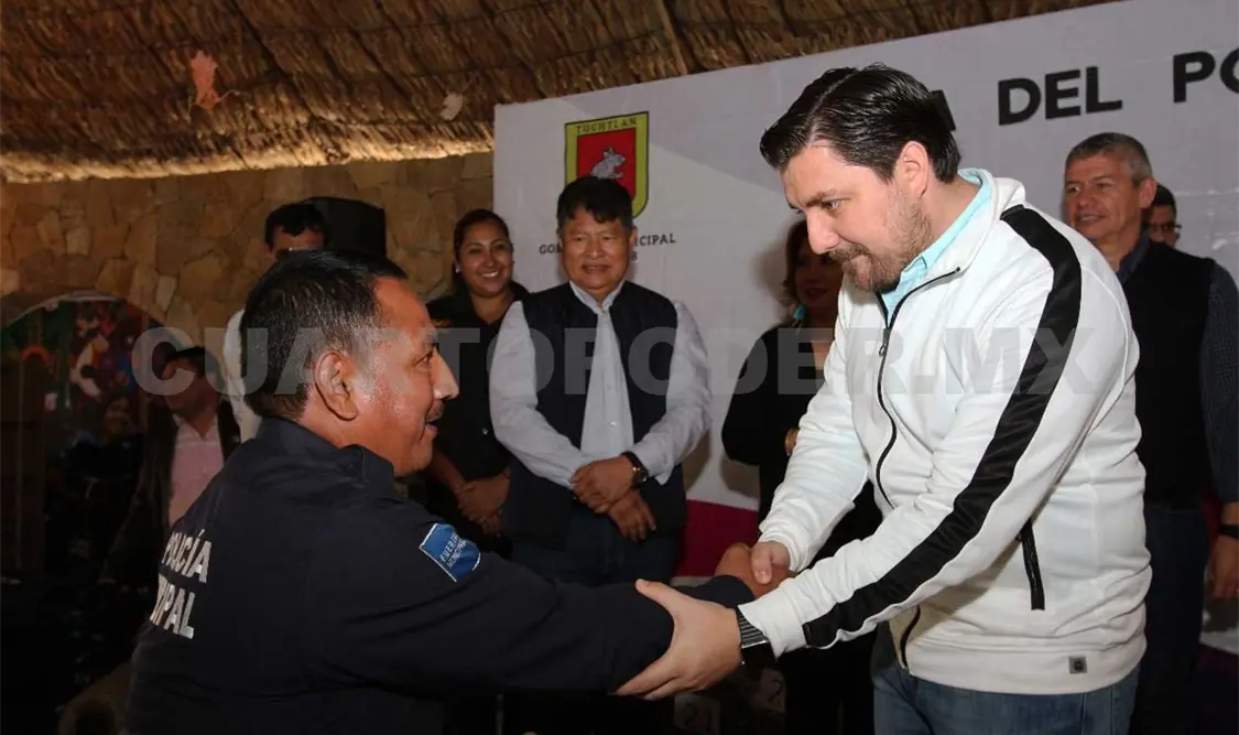 Fernando Castellanos reconoce trabajo de policías