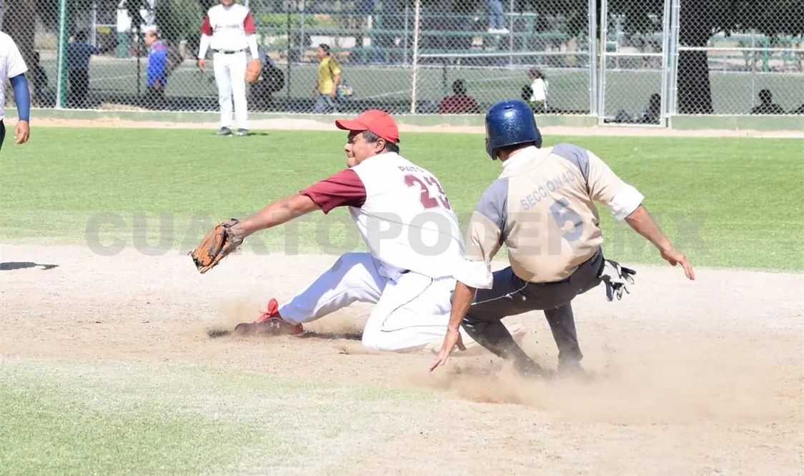 Cardenales manda en la liga tuxtleca