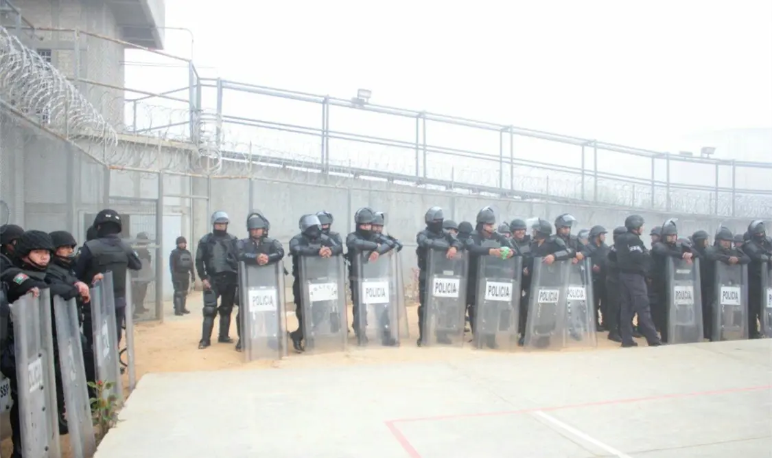 Continúa de forma pacífica el operativo de SSyPC y Fuerzas Federales en el penal El Amate”