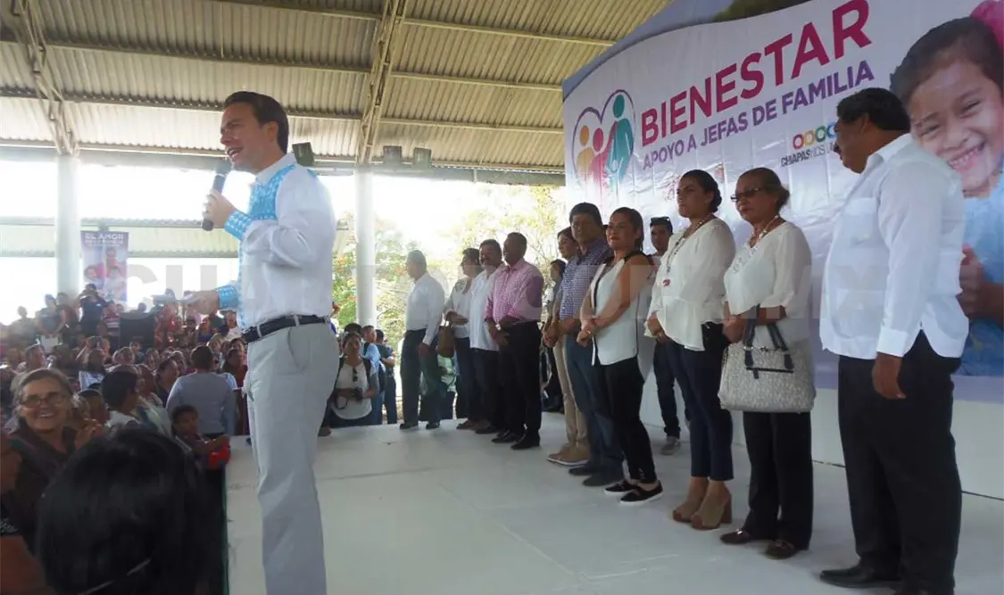 Entrega MVC programa Bienestar a jefas de familia