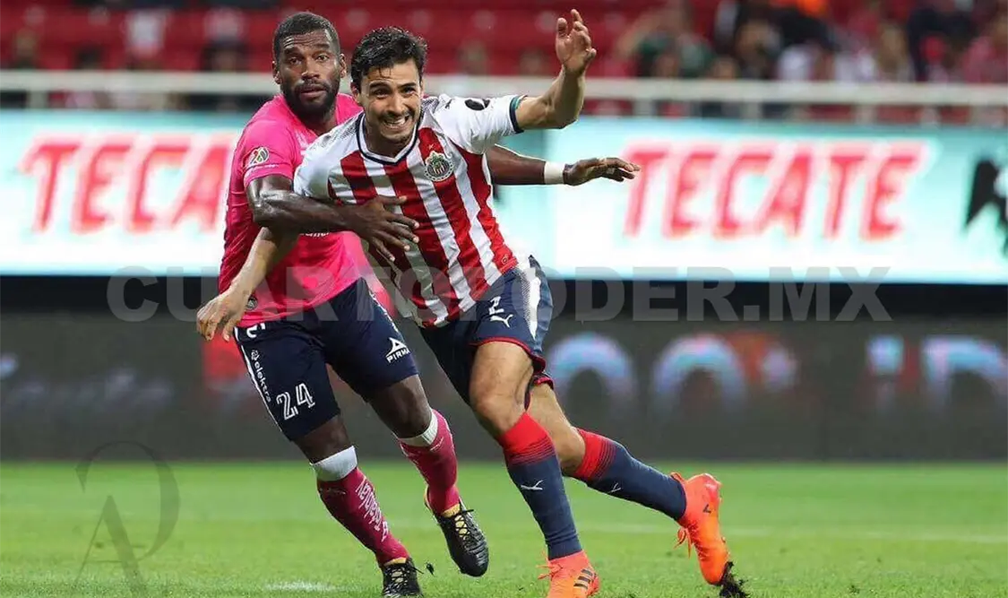 Alanís se queda en Chivas; en julio va a Europa
