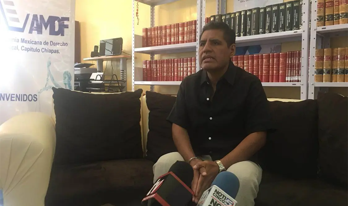 El presidente de la Academia de Derecho Fiscal Capítulo Chiapas, Jesús Alfonso Ramírez Aguilar. Foto: Guillermo Ramos / CP