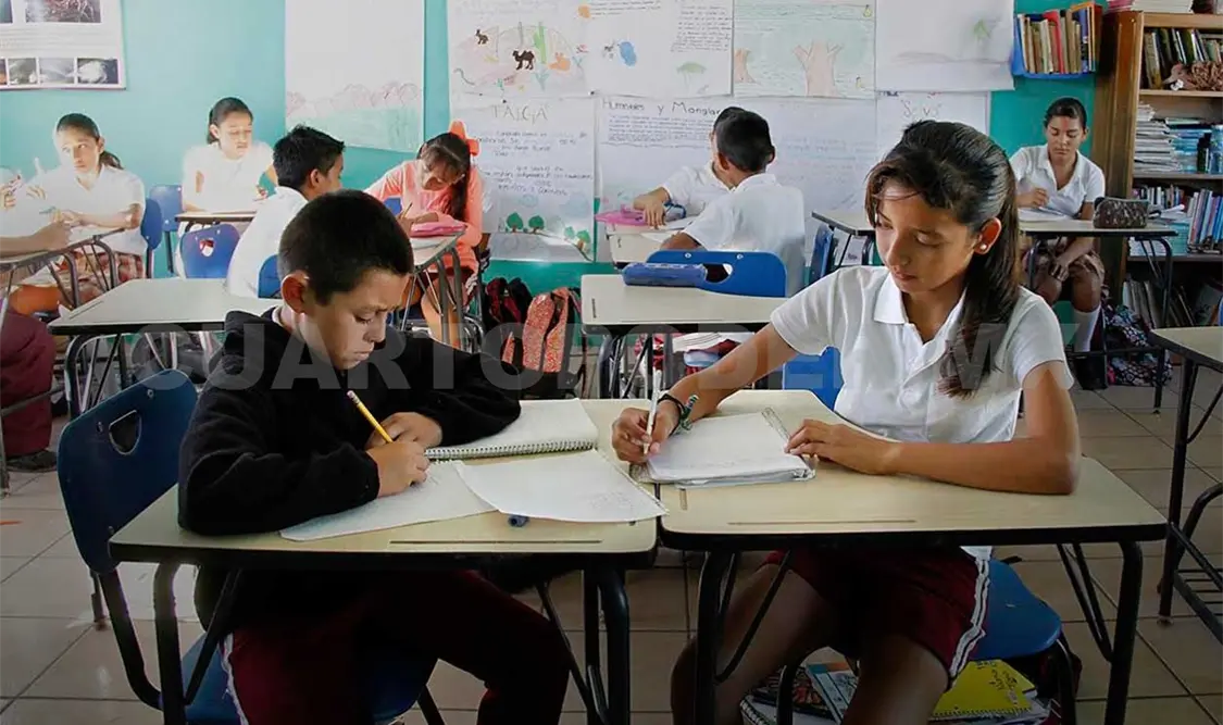 Libros garantizan modelo educativo